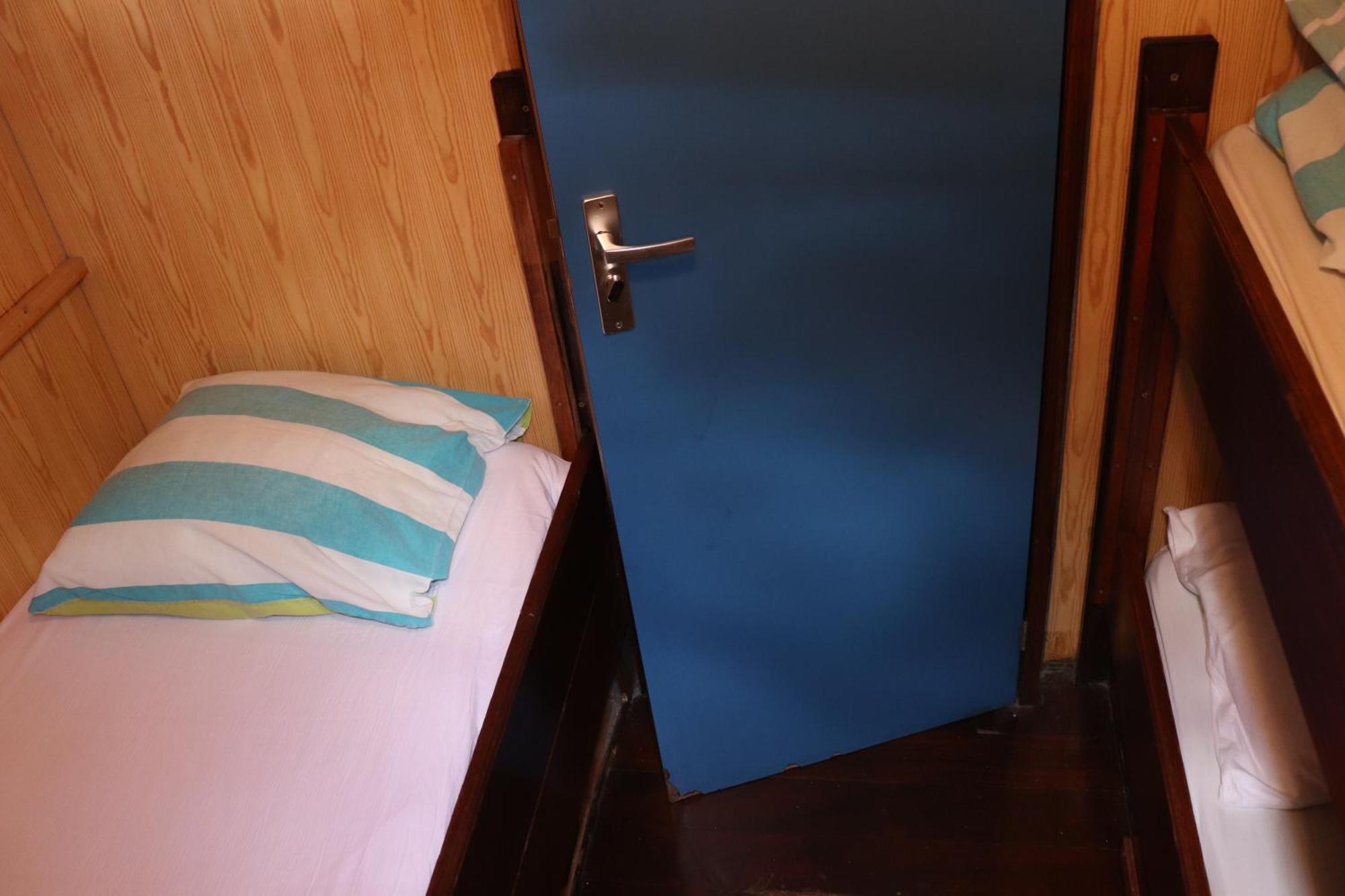 Intersail Hostel - Avontuur Άμστερνταμ Εξωτερικό φωτογραφία