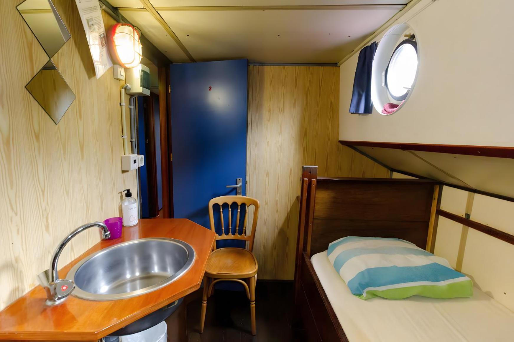 Intersail Hostel - Avontuur Άμστερνταμ Εξωτερικό φωτογραφία