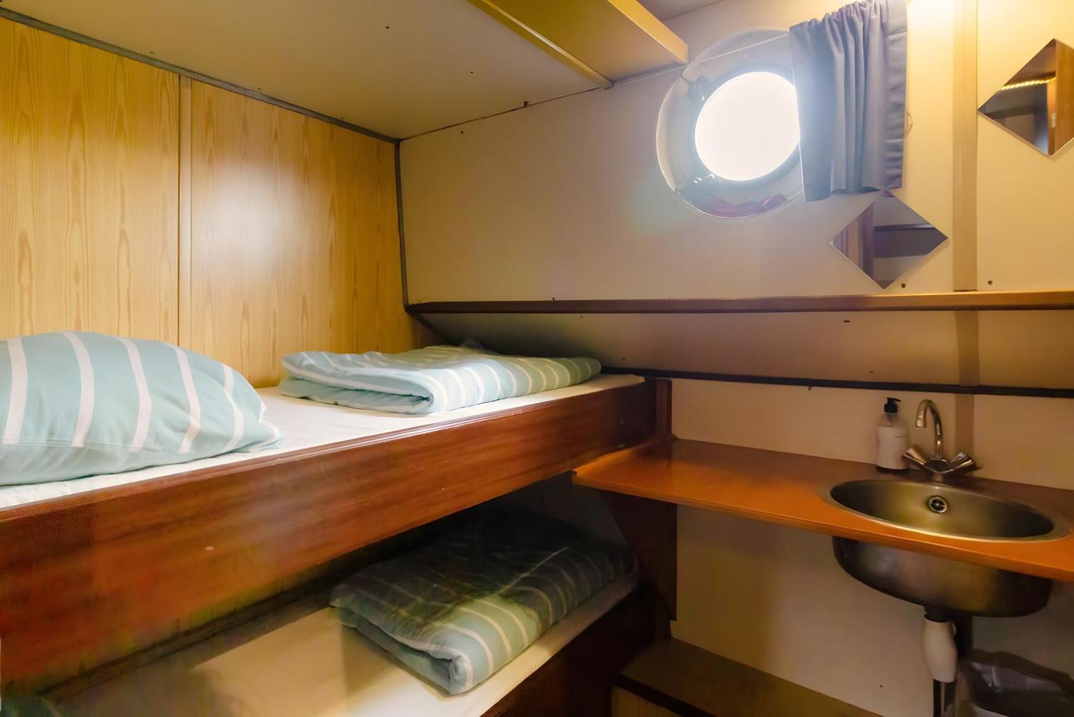 Intersail Hostel - Avontuur Άμστερνταμ Εξωτερικό φωτογραφία