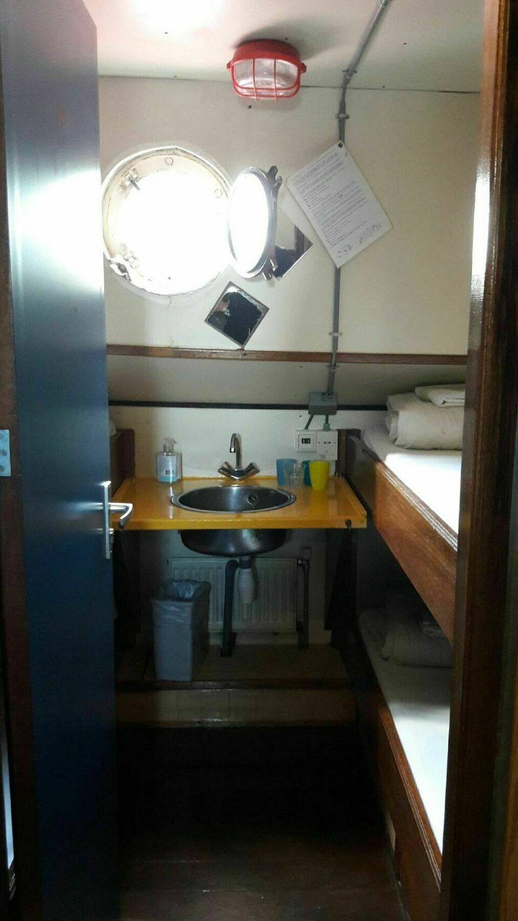 Intersail Hostel - Avontuur Άμστερνταμ Εξωτερικό φωτογραφία